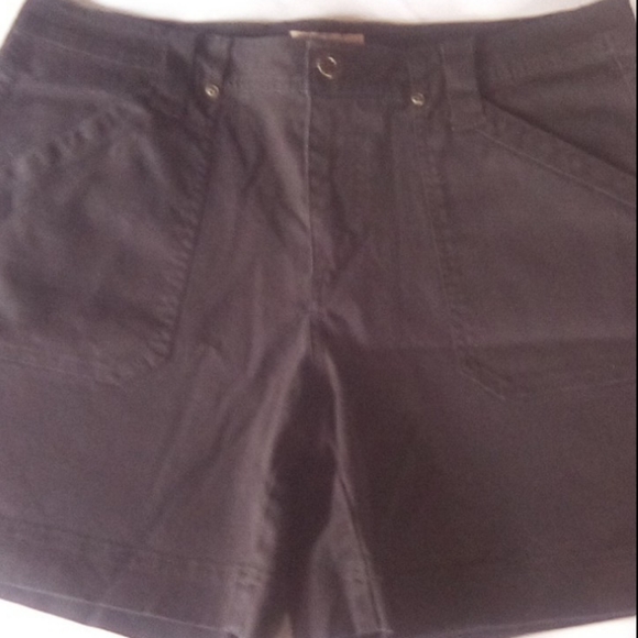 Shorts - Picture 7 of 16